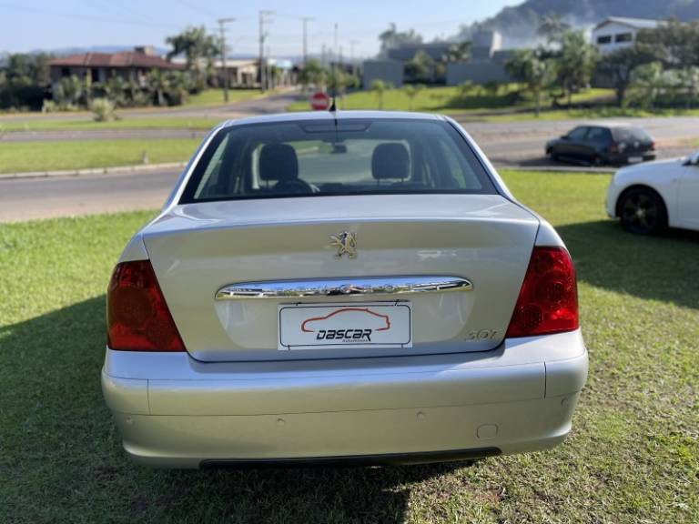 PEUGEOT - 307 - 2009/2010 - Prata - R$ 27.900,00