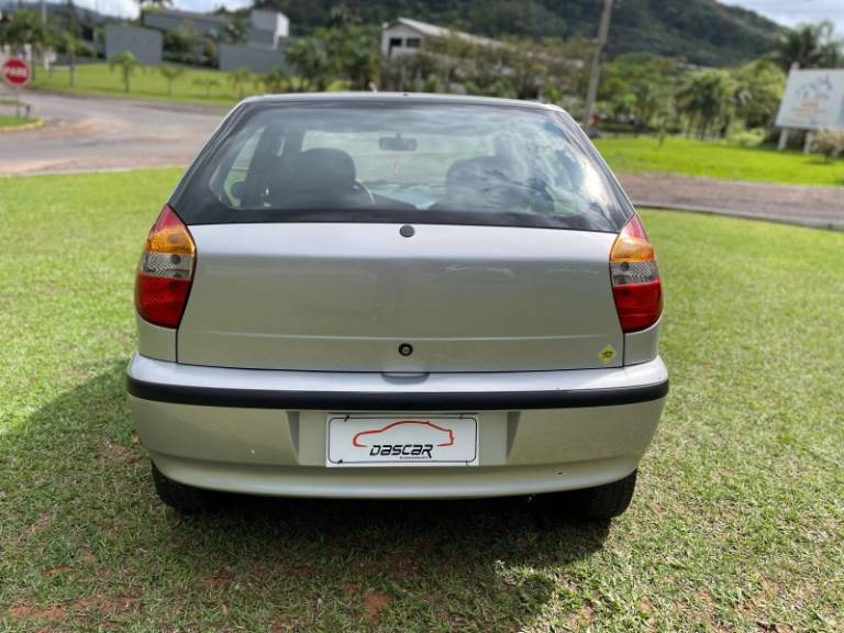 FIAT - PALIO - 2003/2004 - Prata - R$ 21.900,00