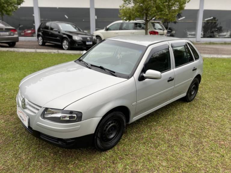 VOLKSWAGEN - GOL - 2007/2008 - Prata - R$ 27.900,00