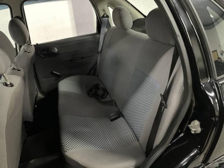 CHEVROLET - CLASSIC - 2016/2016 - Preta - R$ 27.900,00