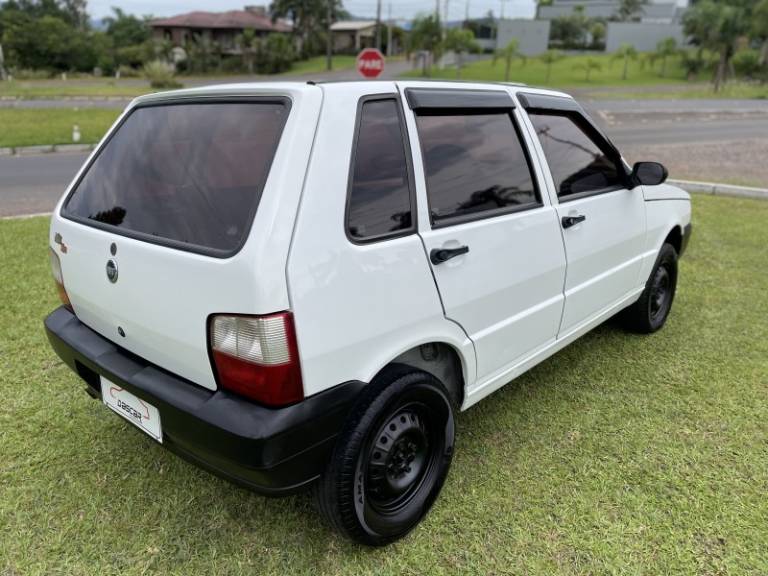 FIAT - UNO - 2007/2008 - Branca - R$ 19.900,00