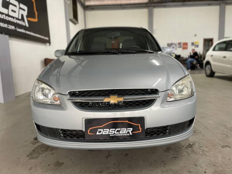 CHEVROLET - CLASSIC - 2010/2011 - Prata - R$ 30.900,00