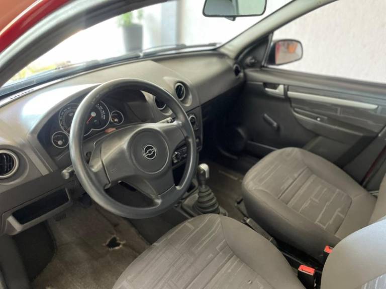 CHEVROLET - PRISMA - 2010/2010 - Vermelha - R$ 28.900,00