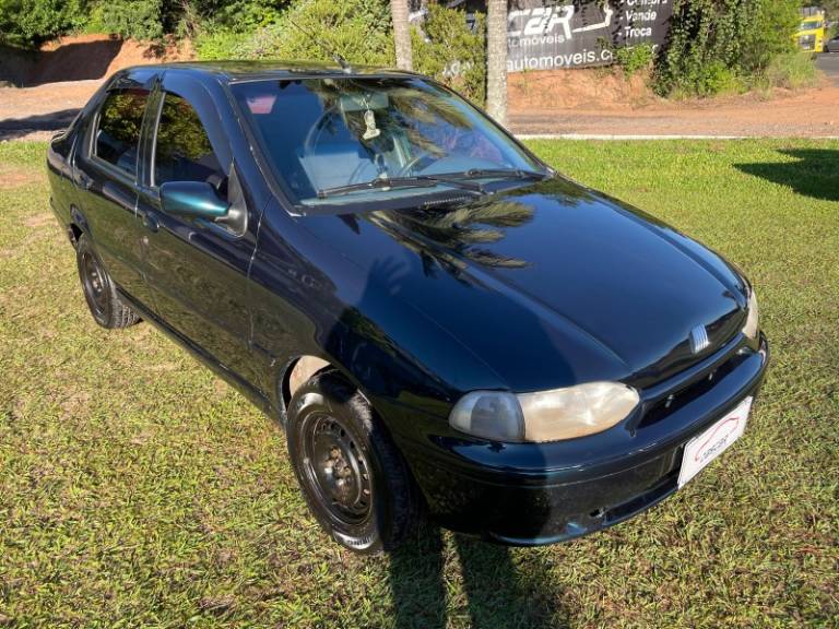 FIAT - SIENA - 1998/1999 - Verde - R$ 14.900,00