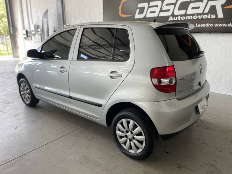 VOLKSWAGEN - FOX - 2008/2009 - Prata - R$ 30.900,00