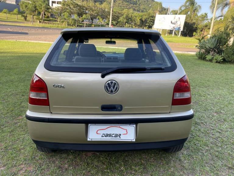 VOLKSWAGEN - GOL - 2000/2001 - Dourada - R$ 18.900,00