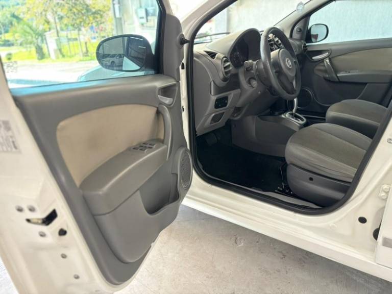 FIAT - PALIO - 2012/2013 - Branca - R$ 37.900,00
