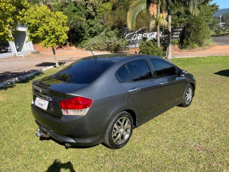 HONDA - CITY - 2010/2010 - Cinza - R$ 49.900,00