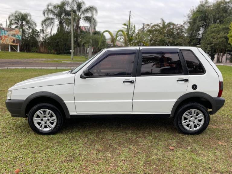 FIAT - UNO - 2013/2013 - Branca - R$ 30.900,00