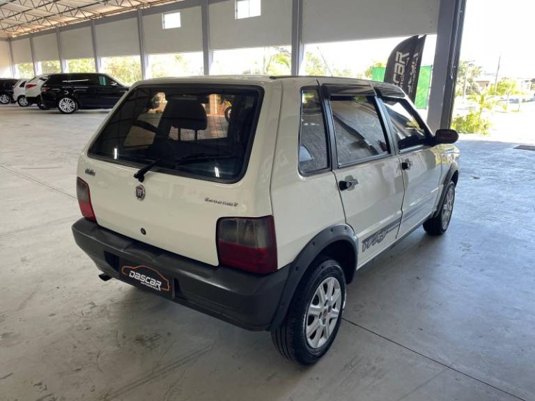 FIAT - UNO - 2009/2010 - Branca - R$ 30.900,00