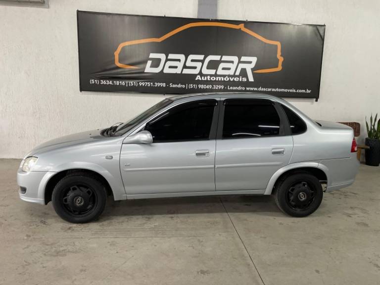 CHEVROLET - CLASSIC - 2010/2011 - Prata - R$ 30.900,00