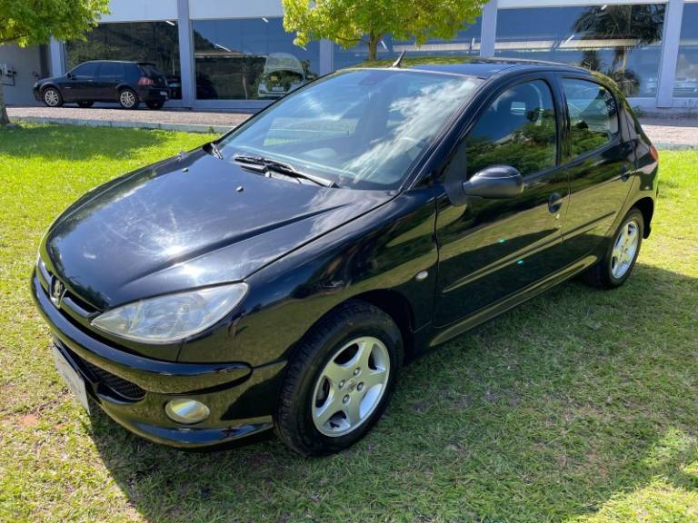 PEUGEOT - 206 - 2005/2005 - Preta - R$ 18.900,00