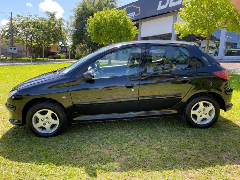 PEUGEOT - 206 - 2005/2005 - Preta - R$ 18.900,00