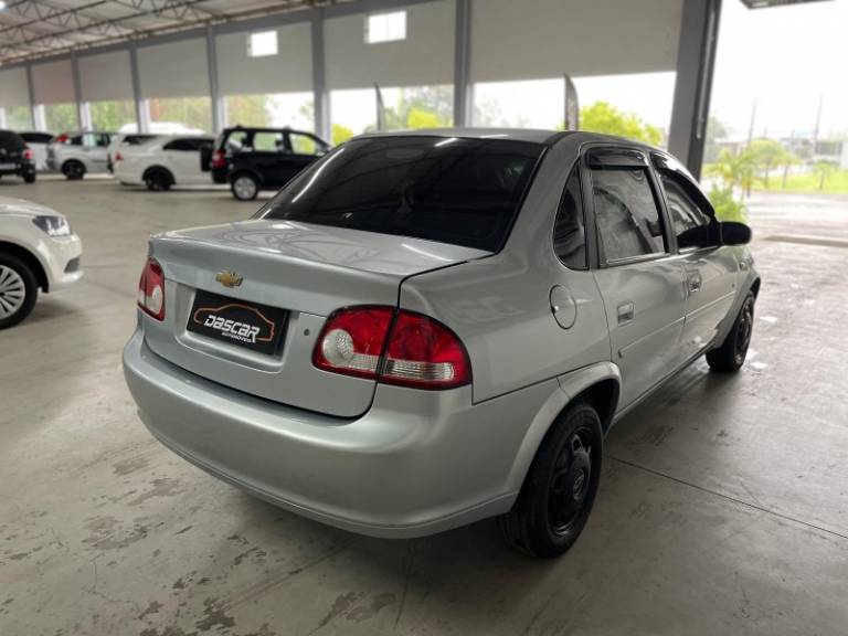 CHEVROLET - CLASSIC - 2010/2011 - Prata - R$ 30.900,00