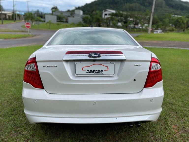 FORD - FUSION - 2011/2012 - Branca - R$ 49.900,00