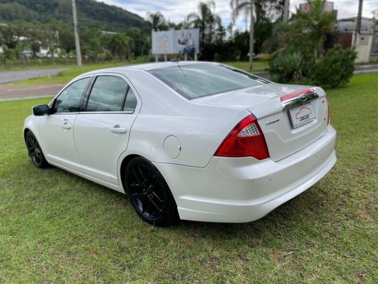 FORD - FUSION - 2011/2012 - Branca - R$ 49.900,00