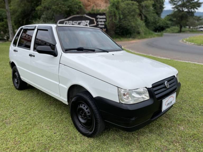 FIAT - UNO - 2007/2008 - Branca - R$ 19.900,00