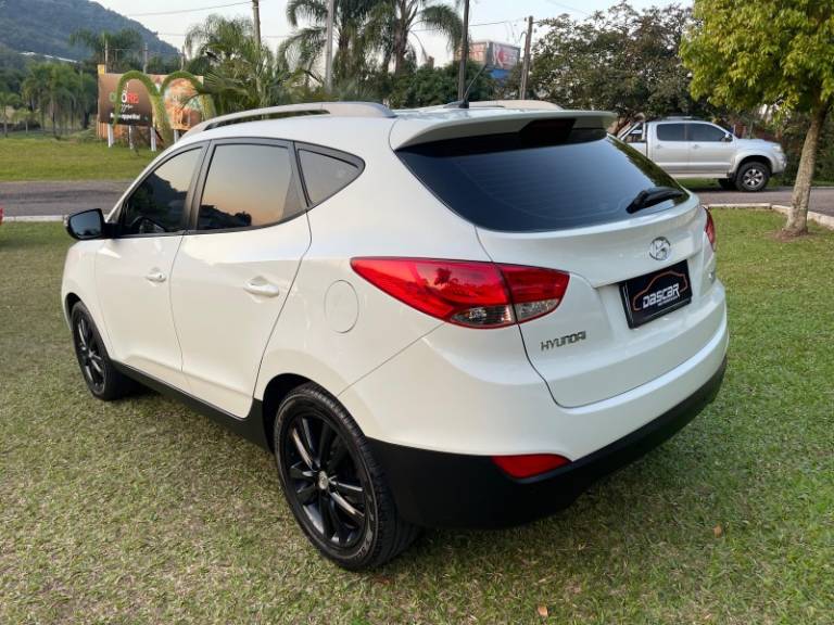 HYUNDAI - IX35 - 2011/2012 - Branca - R$ 65.900,00