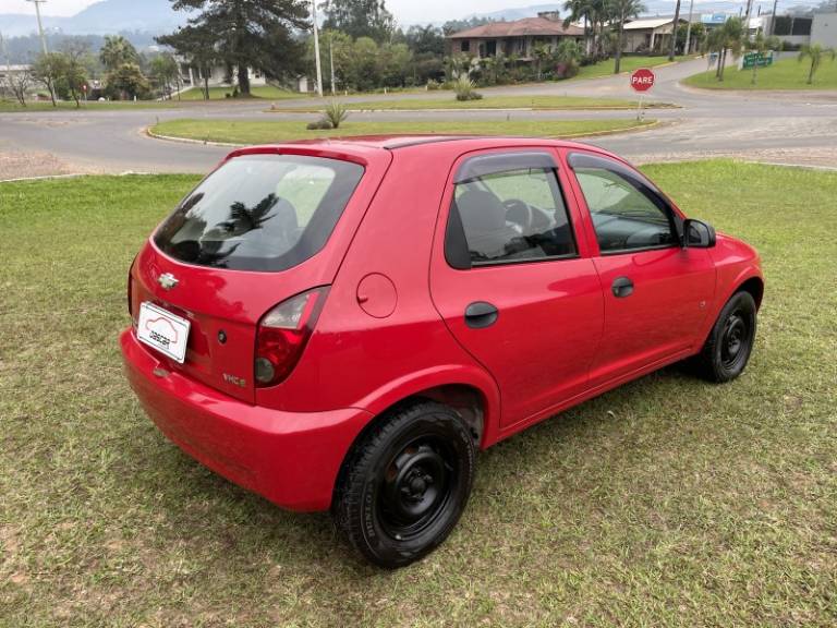 CHEVROLET - CELTA - 2011/2012 - Vermelha - R$ 26.900,00