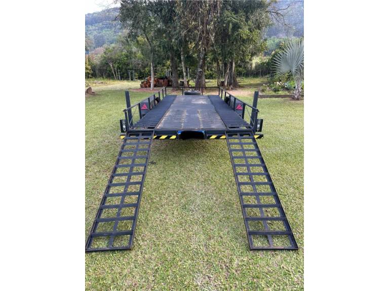 REBOQUES - VTAVTR 2 EIXOS - 2025/2025 - Preta - R$ 15.900,00