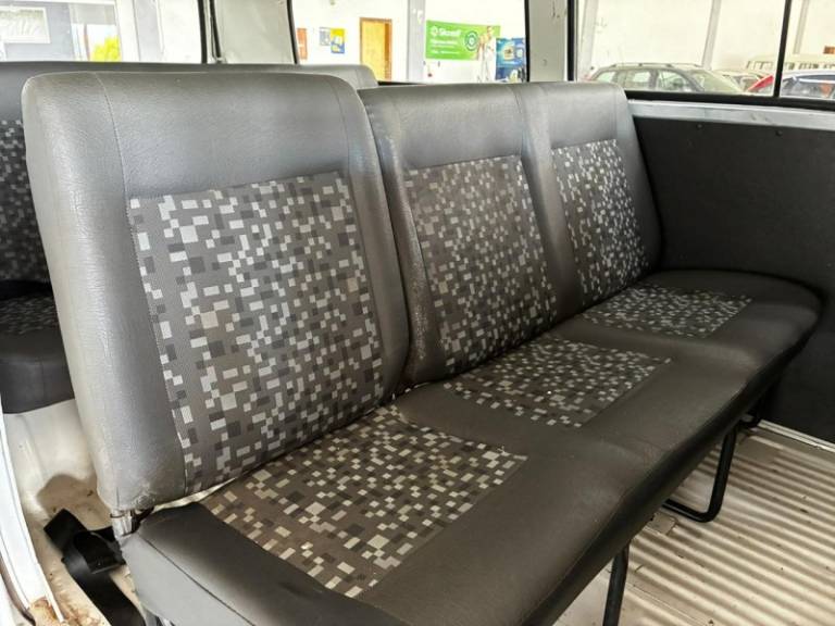 VOLKSWAGEN - KOMBI - 2010/2010 - Branca - R$ 42.900,00