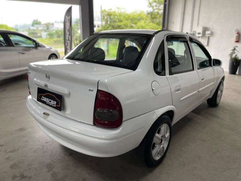 CHEVROLET - CORSA - 2002/2003 - Branca - R$ 23.900,00