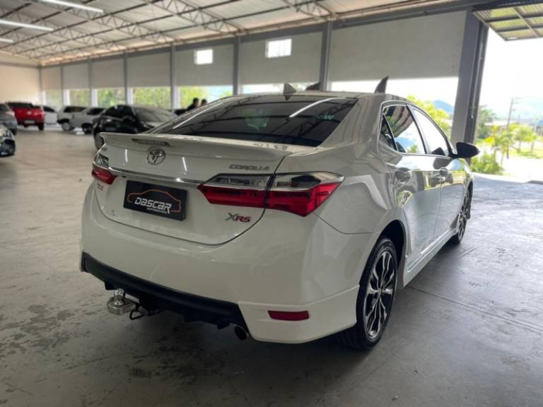 TOYOTA - COROLLA - 2018/2018 - Branca - R$ 107.900,00