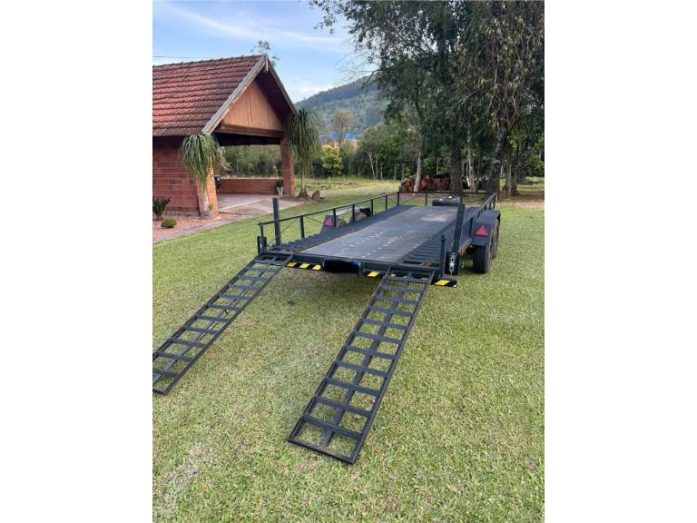 REBOQUES - VTAVTR 2 EIXOS - 2025/2025 - Preta - R$ 15.900,00