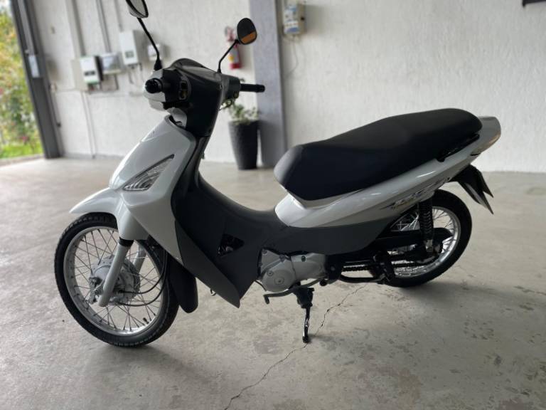 HONDA - BIZ 125 - 2006/2007 - Prata - R$ 7.900,00