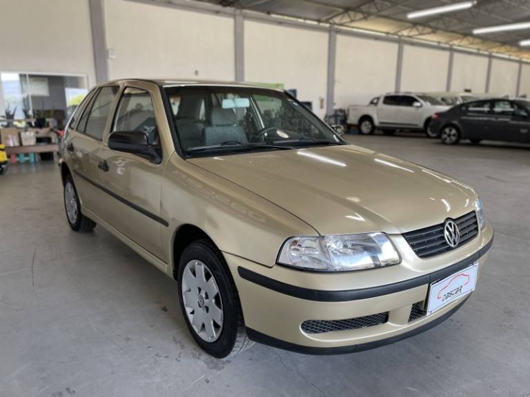 VOLKSWAGEN - GOL - 2000/2001 - Dourada - R$ 18.900,00