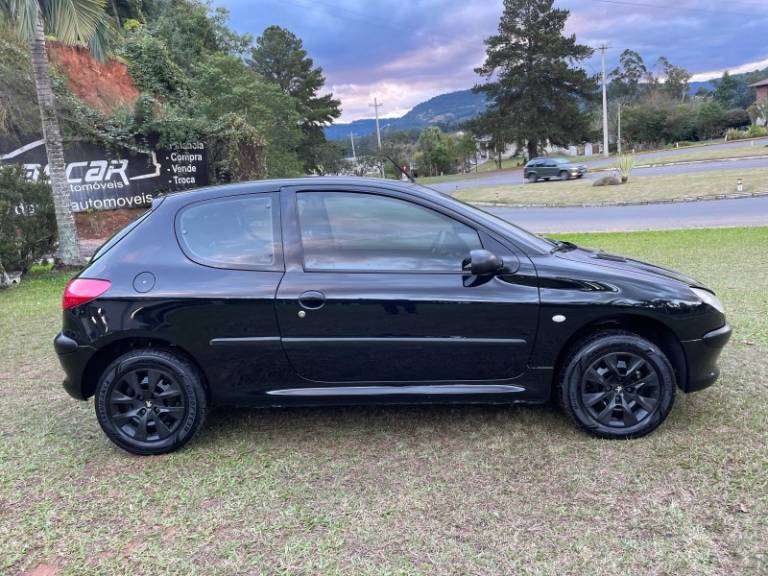 PEUGEOT - 206 - 2002/2002 - Preta - R$ 17.900,00