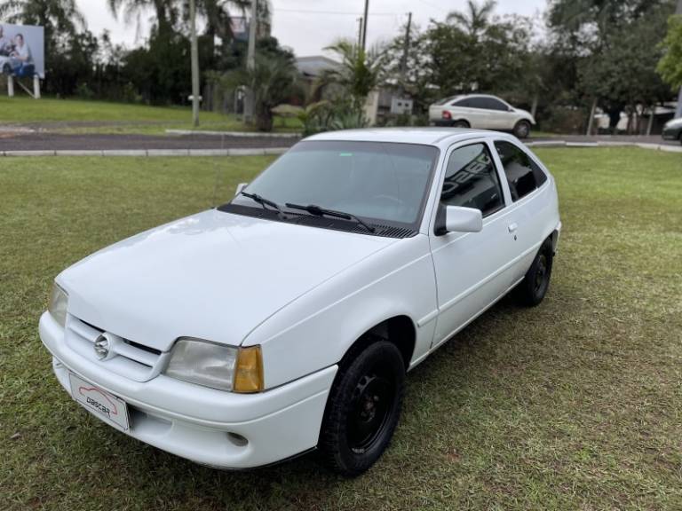 CHEVROLET - KADETT - 1996/1997 - Branca - R$ 15.900,00